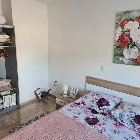 Luka Apartment *